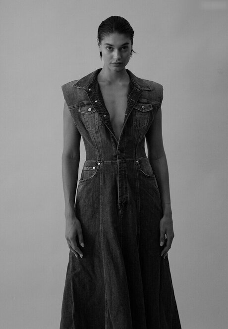 Sarah Posch modelo sexy imagen