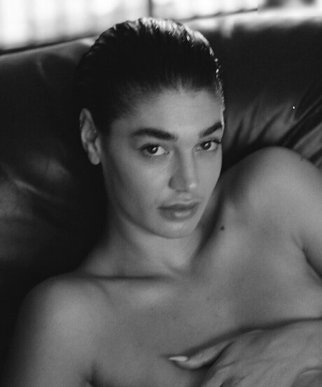 Sarah Posch étoile érotique img