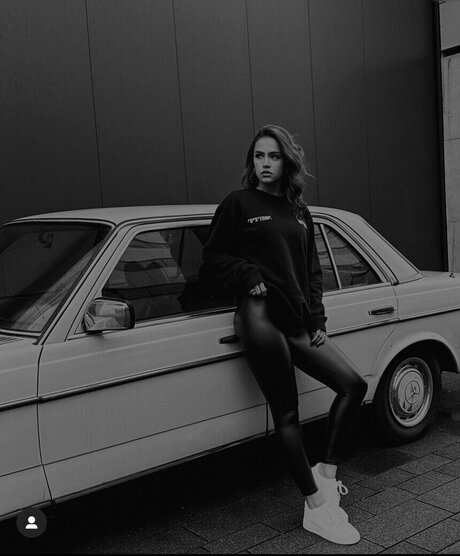 Lisa srmst estrella porno erótica imagen