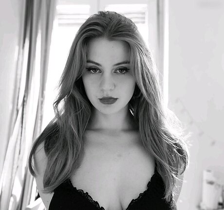 Lorene Laplusbelle model xxx photos
