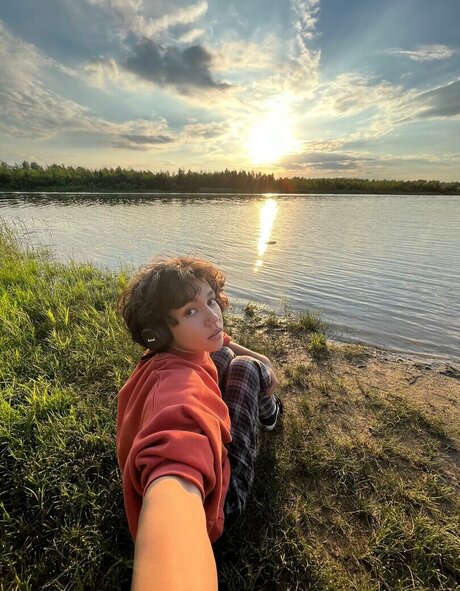 Yashankulova arte modelo galerías