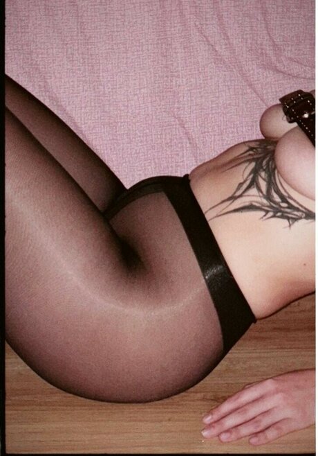 yulkachash modèle nu des photos