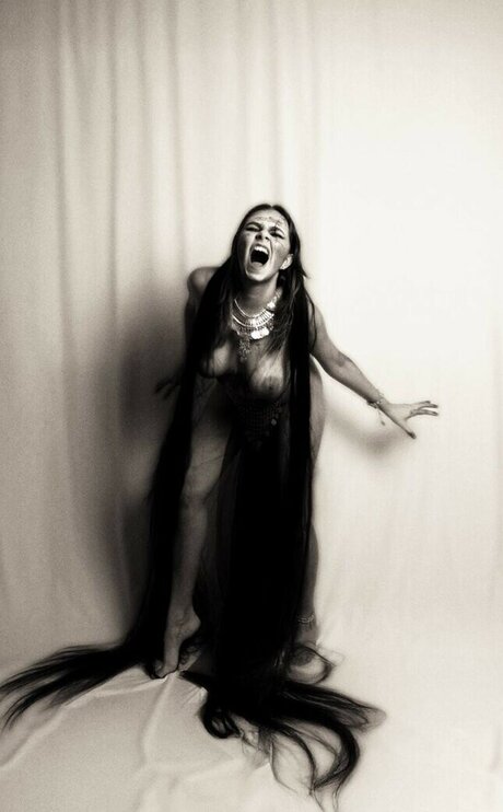 yulkachash actrice nue archive