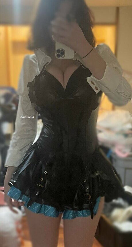 Lumineiia desnudos estrella galerías