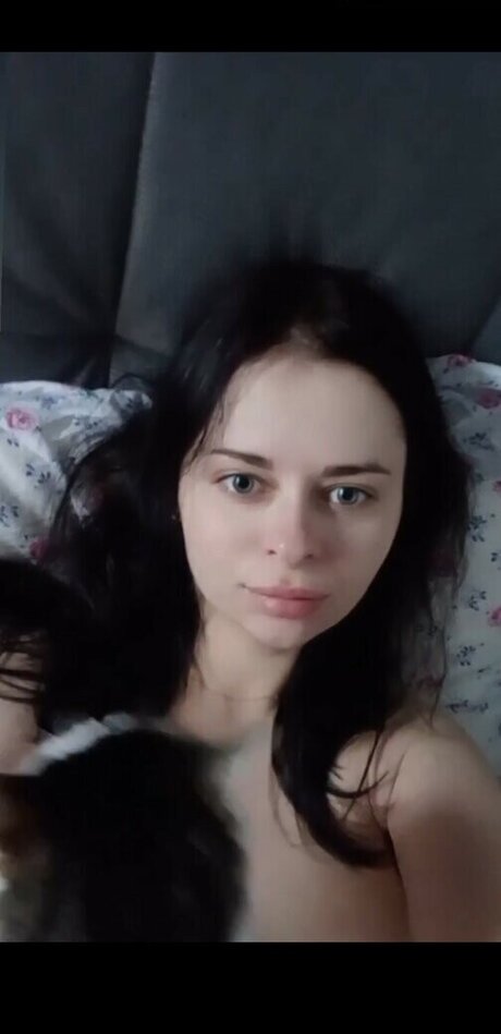 Zhukovachris modèle érotique photo