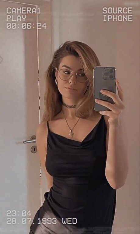 anna gazanis actriz caliente fotos