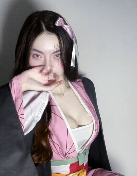 Niken Andalusi estrella del arte galerías