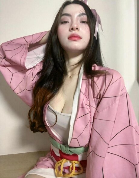 Niken Andalusi modelo sexy imágenes