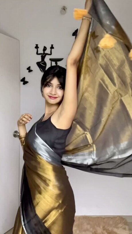 Aishwarya Harishankar star beautiful pics