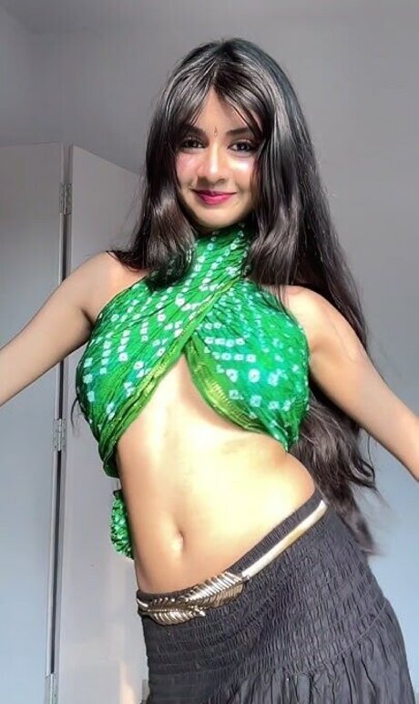 Aishwarya Harishankar perfect star pictures