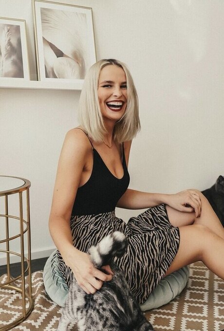 Jana Riva estrella sexy fotos