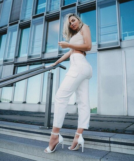 Jana Riva estrella porno de arte imagen