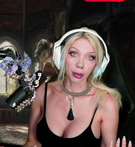 Intraventus actriz caliente imágenes