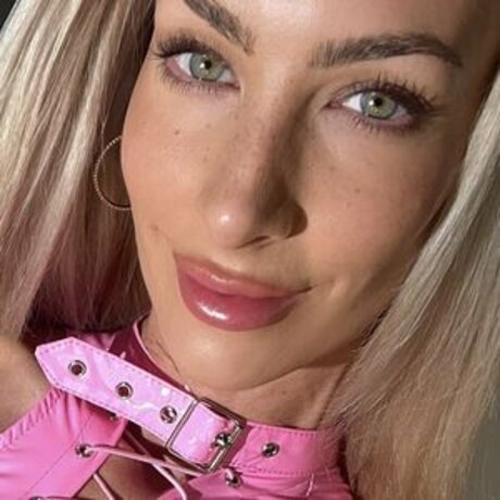 Lucie Tabitha model top picture