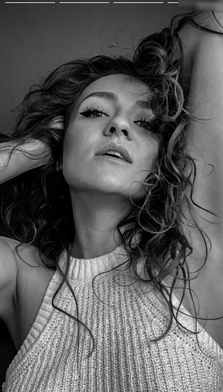 Regina Hixt jolie actrice photos