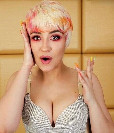 Regina Hixt modelo pornografico fotos