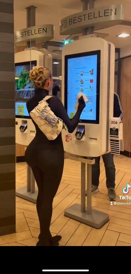 Shirin David star du porno gratuite images