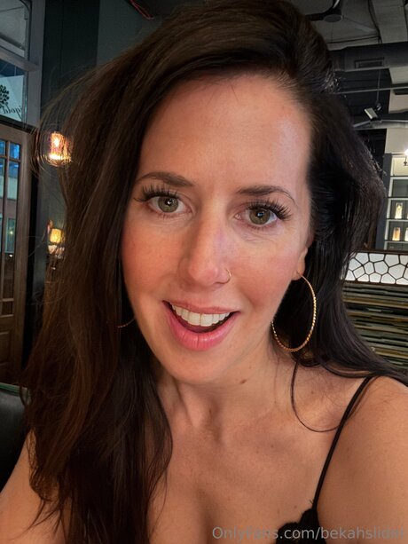 bekahslider modelo desnudo fotos