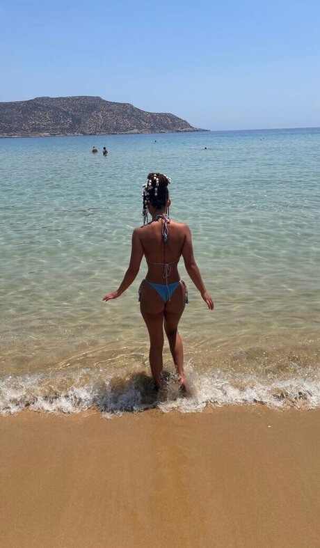 Chevelly modèle sexy img