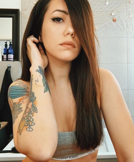 Malwanne estrella porno desnuda recopilación