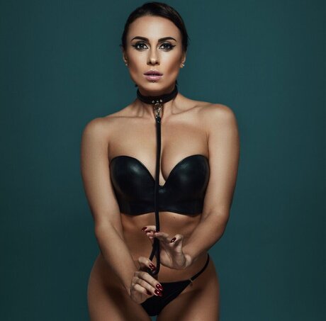 anastasia domination estrella superior imágenes