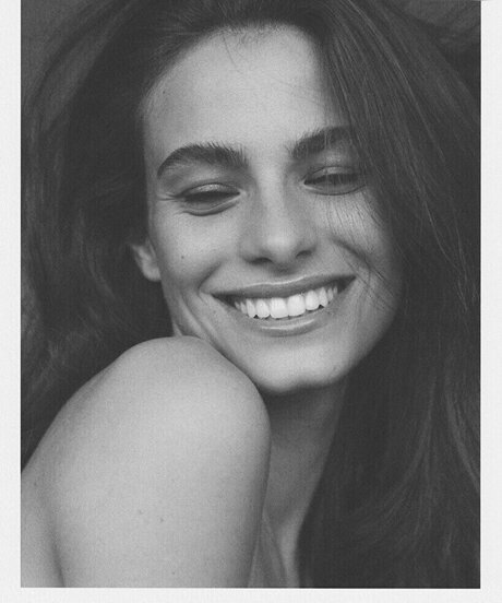 Paulina Fuchs haut étoile archive