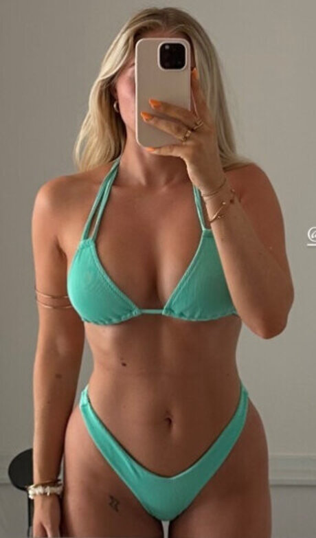 Emilia wue actrice érotique des photos