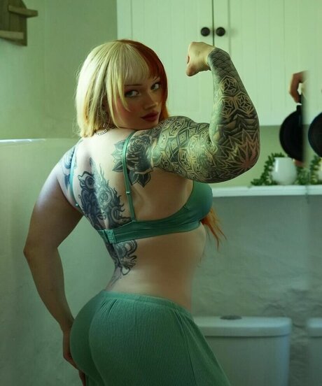 lilac lexx top star photos