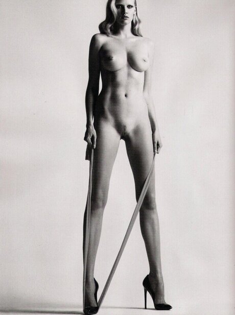 Lara Stone model exclusive images