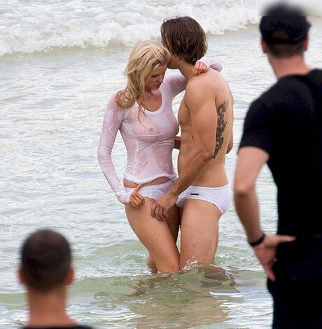 Lara Stone adult model pic