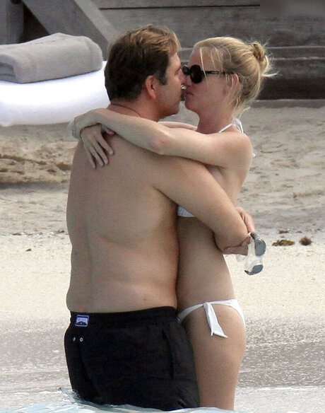 Lara Stone hd model gallery