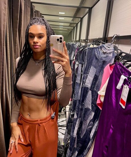 Satou Sabally hermosa estrella archivo