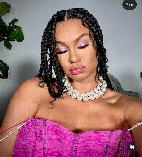 Satou Sabally bonita modelo archivo