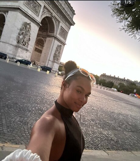 Satou Sabally actriz de desnudos fotos