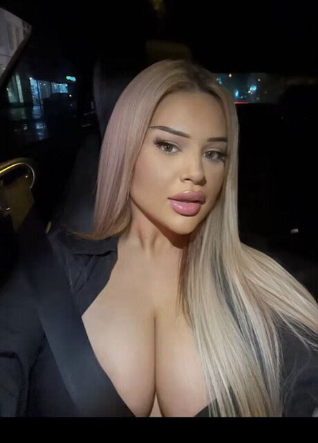 Nilufarsra estrella de alta definición galería