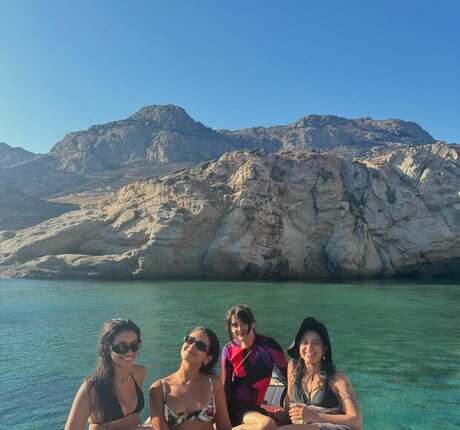 Geraldine Viswanathan étoile adulte des photos