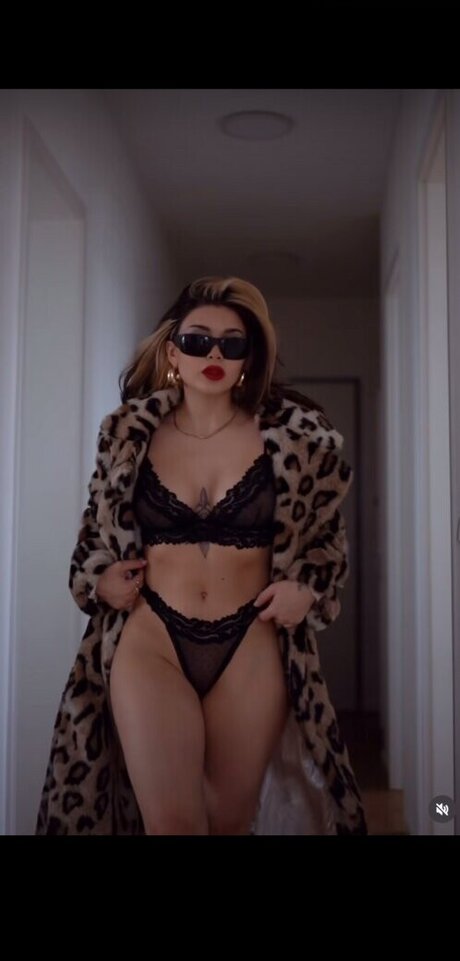 Salome Sylvana modelo desnudo recopilación