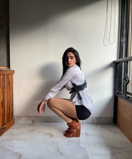 Pakhi Gadh star du porno de haute qualité des photos