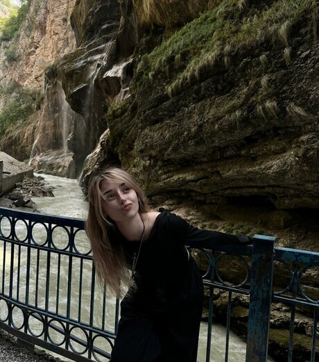 pavuk1 0 jolie actrice archive