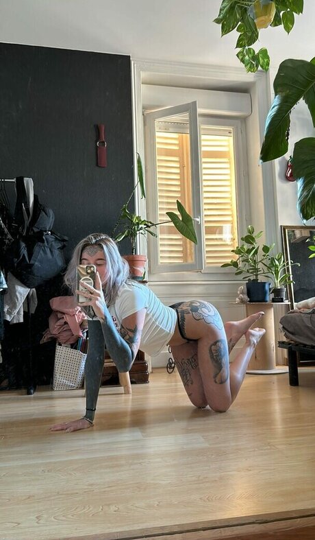 divinement bon modèle sexy img