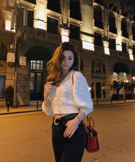 sumruozdenn actrice hd image