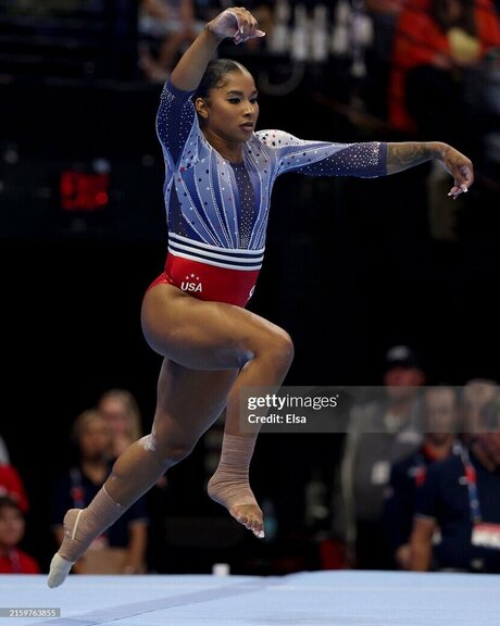 Jordan Chiles sexe star galerie