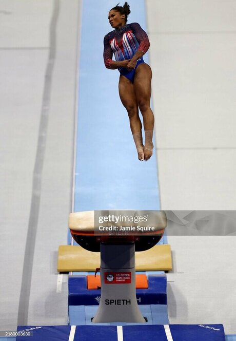 Jordan Chiles sexo estrella galerías