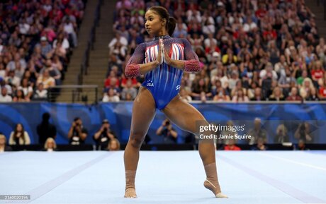 Jordan Chiles jolie star du porno collection