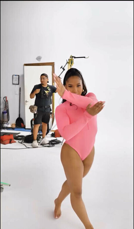 Jordan Chiles haut de star du porno image