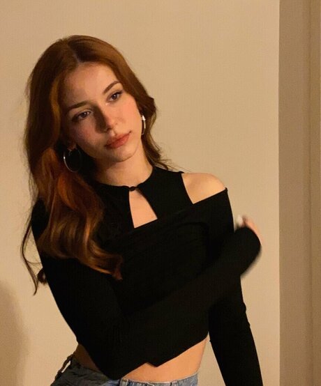 ebrarkrbkn estrella porno caliente imágenes