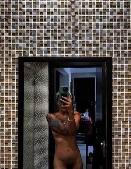 Leo London sexe star photo