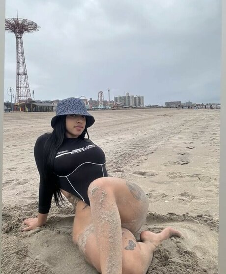 Yinett Baez actrice pornographique image