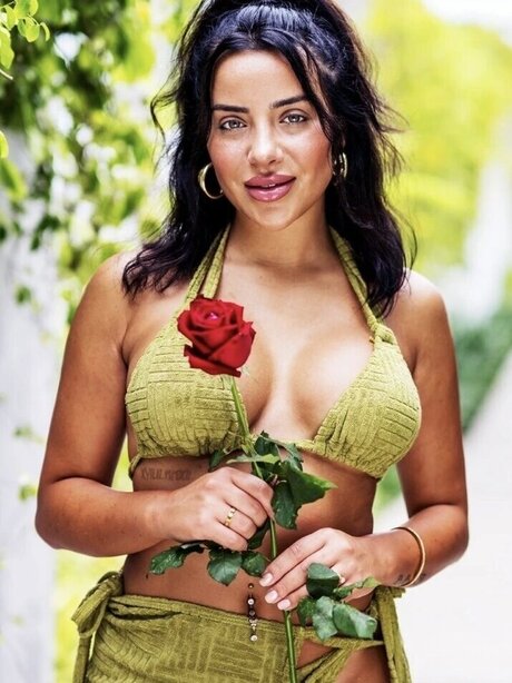 Leyla Lahouar estrella porno gratis foto