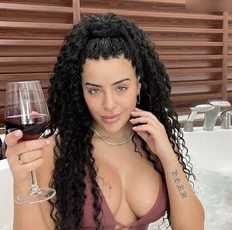 Leyla Lahouar star du porno img